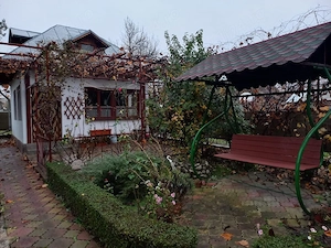 Casă de vânzare în Pucioasa (Comuna Moțăieni, la 900 m de Pucioasa) - imagine 10
