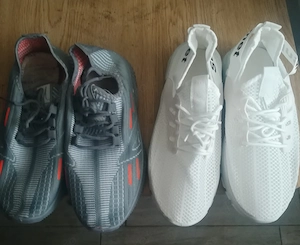 Vând urgent 2 perechi de adidași noi mărimea 40