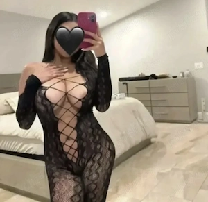 Bruneta sexii,doar pentru câteva zile - imagine 2