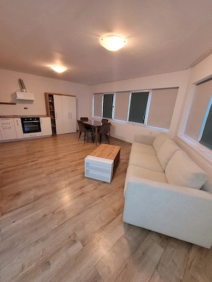 Închiriez apartament 