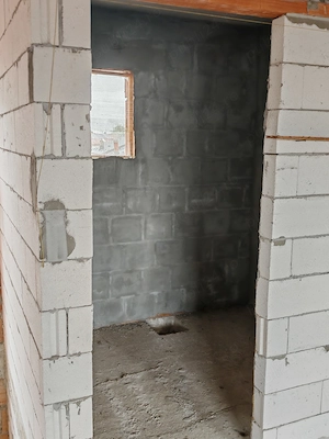 Casa la rosu langa Ploiesti - imagine 3