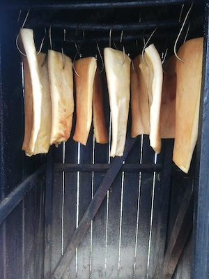 Slănină proaspătă de vânzare 