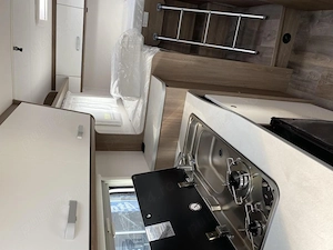 Autorulota Carado V337, 2 locuri, manuala, 2023, 3500 km - imagine 5