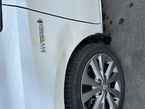 Toyota Auris hibrid 2013 alb perlat 200000 km Timișoara  - imagine 3