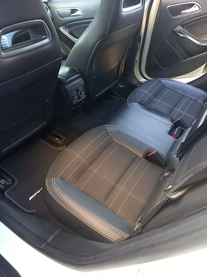 Mercedes-Benz GLA 220 CDI 4Matic-Pachetul Mercedes-Benz Urban Progressive - imagine 6