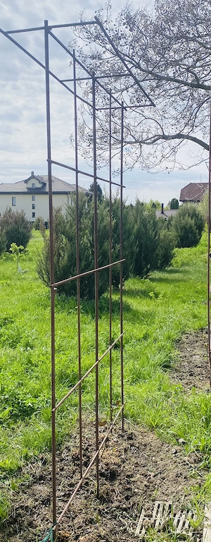 Cadre metalice din oțel beton