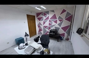 Închiriez cameră în salon !  Locație centrală !