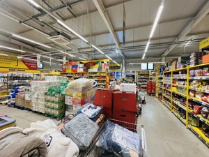 Centru comercial 1200 mp , 4000 mp parcare , ideal investitie, Dragomiresti Vale - imagine 18