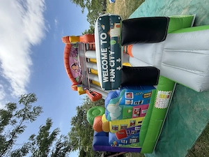 Tobogan gonflabil cu 3 benzi de alunecare,  "FUN CITY " , de vanzare !!!!