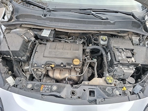 Opel Corsa 1,4 benzina an 2019 unic proprietar de noua - imagine 10