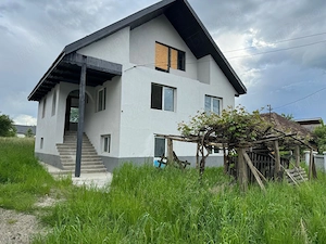 Casă de vânzare în Vadu Izei, Maramureș   direct proprietar - imagine 2