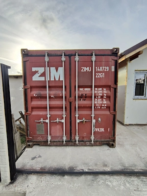 Container maritim 