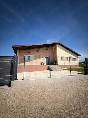 Casa parter cu teren generos