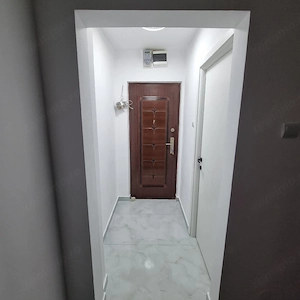 Particular,vand apartament 2 camere cf 2 semidecomandat 38 mp etaj 2 din 4 renovat in totalitate  - imagine 7