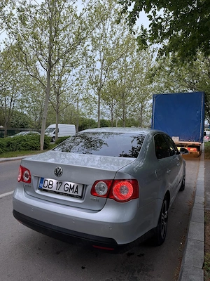 Vw jetta 1,9 tdi 2008 - imagine 8