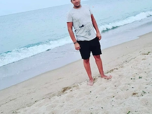 baiat singur in locatie sector 3 Teodor Pallady singur bi ador sa fscem dragoste sarutari sunt român