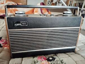 Radio retro Roberts