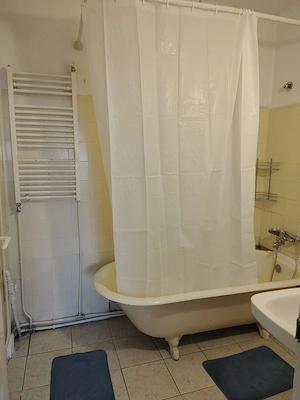Inchiriez apartament in casă - imagine 10
