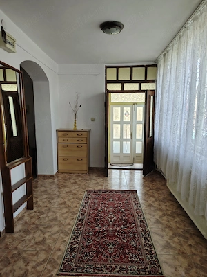 Inchiriez apartament in casă - imagine 4