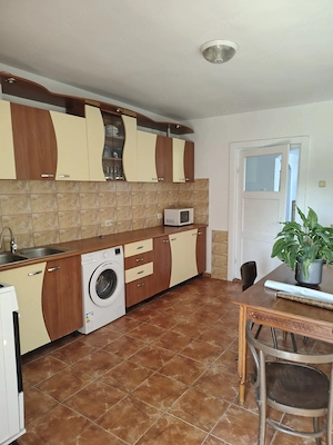 Inchiriez apartament in casă - imagine 8