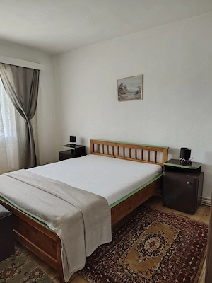 Inchiriez apartament in casă - imagine 5