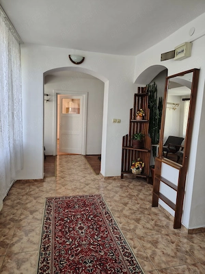 Inchiriez apartament in casă - imagine 3