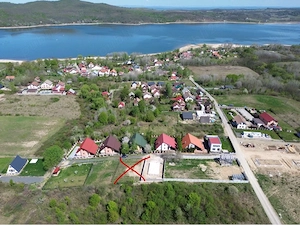 Teren de vanzare - Lacul Surduc