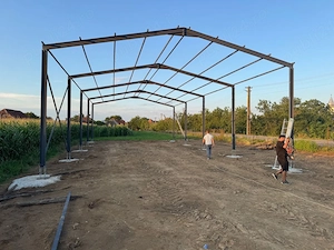 vând structură metalică 10x30x4