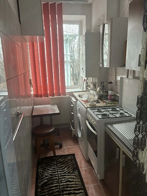 închiriez apartament - imagine 4