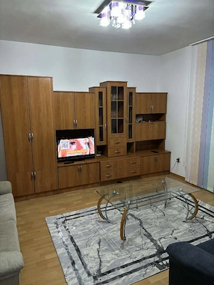 închiriez apartament - imagine 3