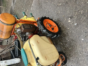 Vind mașina de stropit via sau livadă 