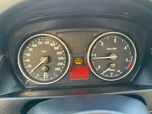 Vand BMW x1 xDrive 2.0d Automat E84 N47 - imagine 8