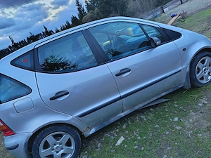 Vând Mercedes Benz a class pt dezmenbrare
