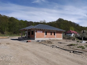 Casa la rosu in Râșnov.  Cartierul Primăverii.  Locatie perfectă la marginea padurii.169900 euro  - imagine 6
