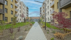 Apartament cu 2 camere la prima închiriere în zona Tractorul