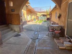Casă spațioasă de vânzare în Bratei - imagine 9