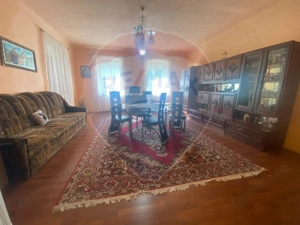 Casă spațioasă de vânzare în Bratei - imagine 8