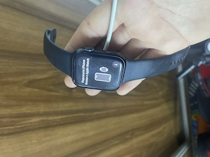 Apple Watch seria 8 - imagine 2