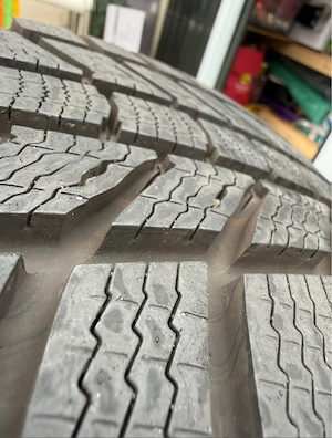 Jante aliaj originale Skoda,Audi,Vw 17” + anvelope iarnă Continental – aproape noi - imagine 2
