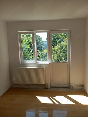 Vând apartament în Galați Micro 40 str Craiu Vasile Nr 9N5 sc1 ap17 et 4 - imagine 5