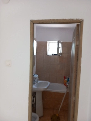 Vând apartament în Galați Micro 40 str Craiu Vasile Nr 9N5 sc1 ap17 et 4 - imagine 3