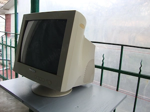 Monitor CRT Horizon 7002D, diagonala 17 "