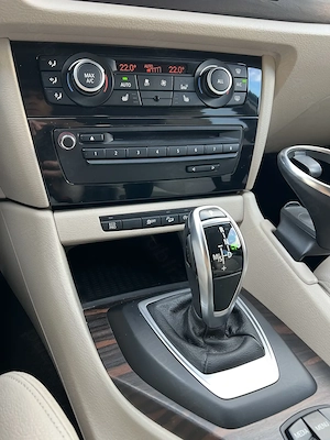 BMW X1,Extrem de ingrijit, X-drive, X-line, Panoramic, 218CP, ECO PRO - imagine 9
