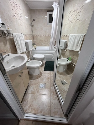 Casa la sol 4 camere, 195 mp,garaj,curte proprie Cartier Palas Constanța - imagine 10