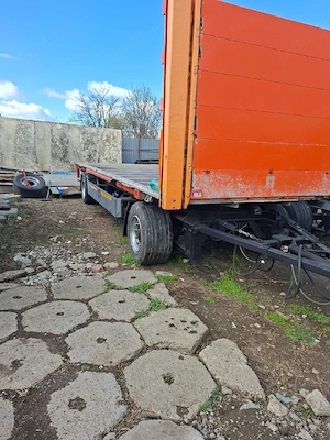 Vând 2 remorci , una bdf și una fixa  - imagine 5