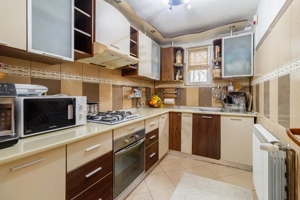 Casă pentru familie, 7 camere, teren mare și vedere la lac – Periș  - imagine 8
