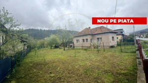 Casa in Leresti, la strada principala, cu rau in spate | teren 831 mp- Campulung
