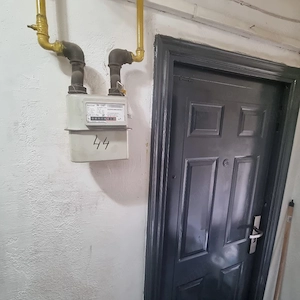 proprietar vand gars cf 3 piata Reșița etaj 2 4 gaze nou renovata - imagine 8