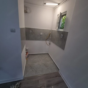 proprietar vand gars cf 3 piata Reșița etaj 2 4 gaze nou renovata - imagine 3
