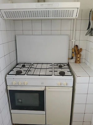 Închiriez apartament 3 camere situat langa Spitalul județean  - imagine 18